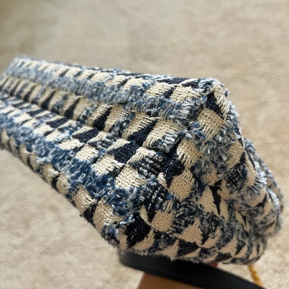 Tory Burch small Kira tweet convertible shoulder bag in three tones of blue - Picture 8 of 9